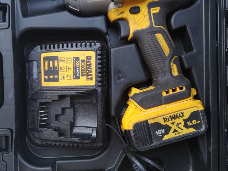 BOULONNEUSE-DEWALT-JELA-001