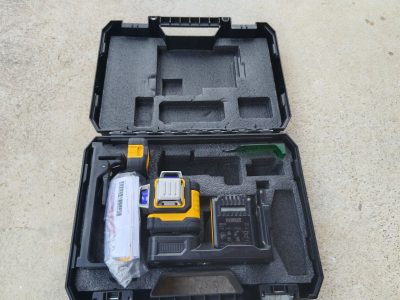LASER-DEWALT-JELA-001