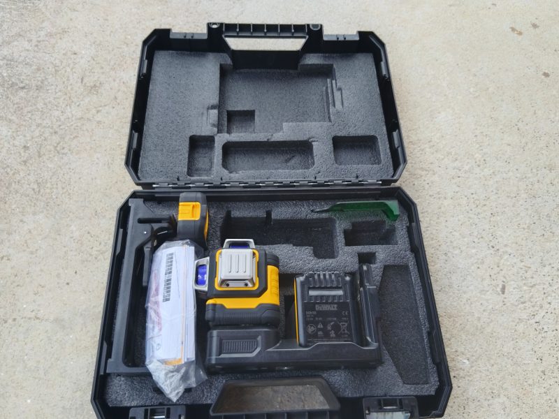 LASER-DEWALT-JELA-001