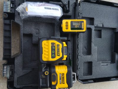LASER-DEWALT-JELA-001