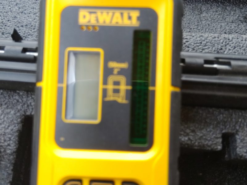 LASER-DEWALT-JELA-001